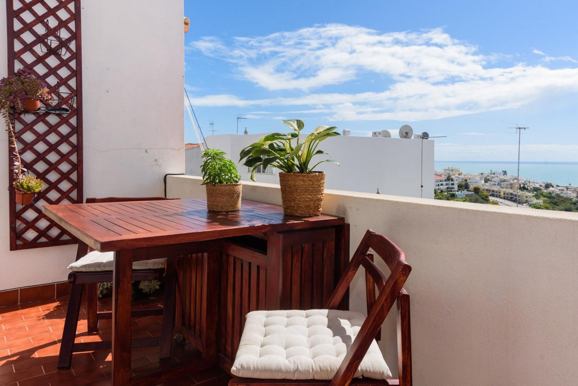 Hillside Studio With Sea View & Fibre Internet Albufeira Luaran gambar