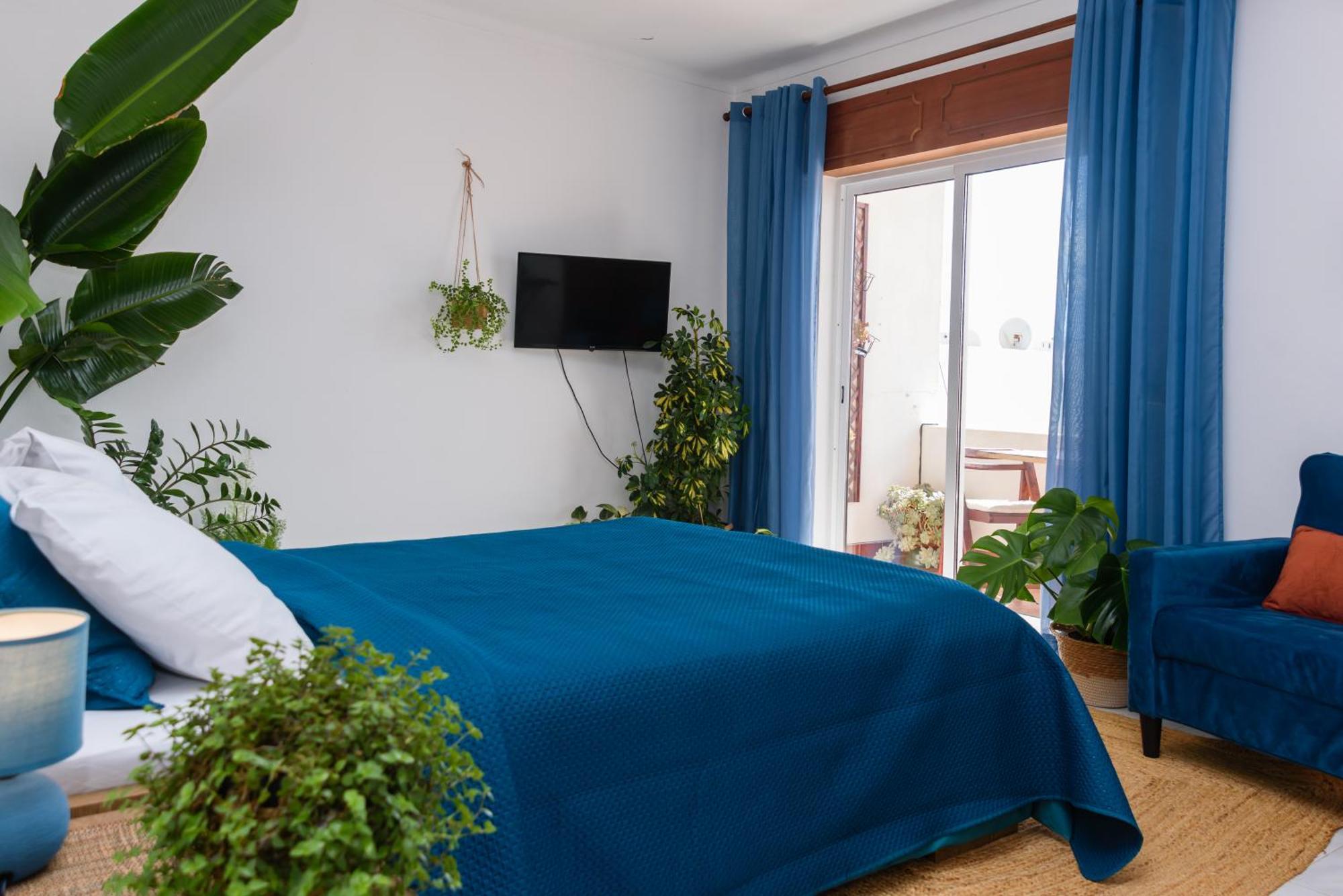 Hillside Studio With Sea View & Fibre Internet Albufeira Luaran gambar
