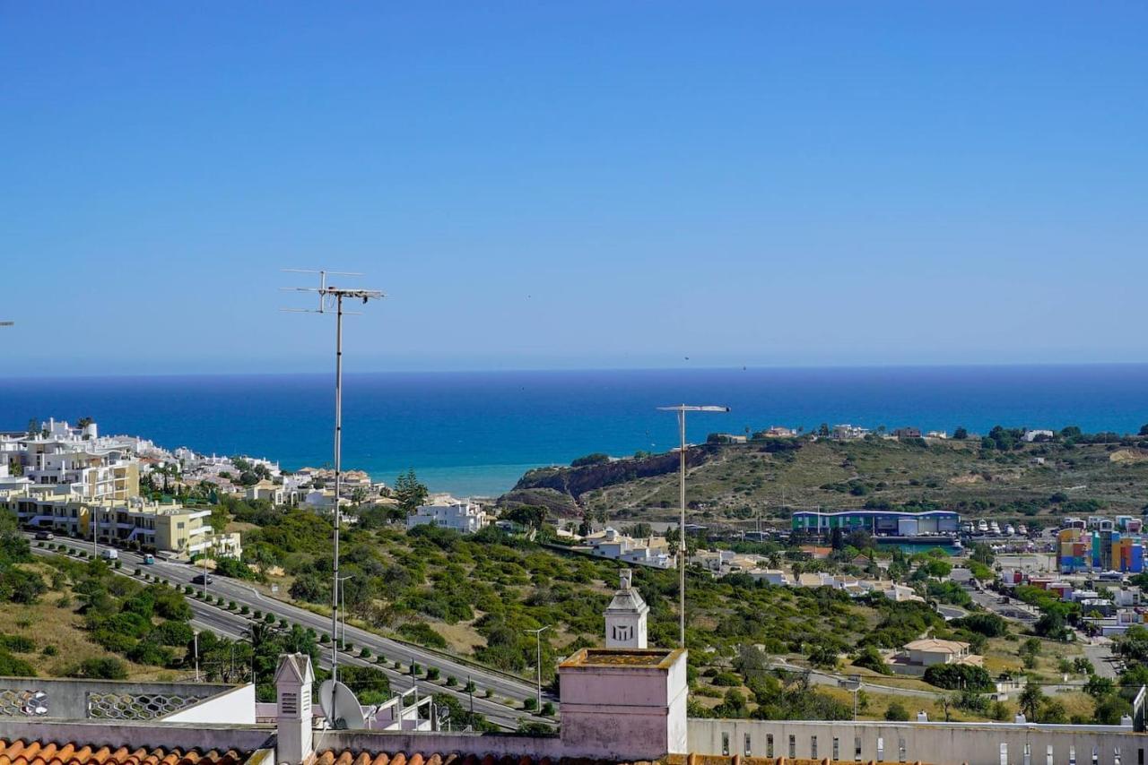 Hillside Studio With Sea View & Fibre Internet Albufeira Luaran gambar